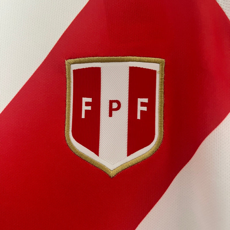 Camisa Seleção Peru I 24/25 - Torcedor Masculina - Branca com detalhes em vermelho