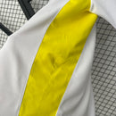 Camisa Tottenham I Retrô 2009/10 - Masculina - Branca com detalhes em amarelo
