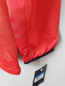 Camisa Retrô Manchester United I 2005 - Masculina - Vermelha com detalhes em preto e branco