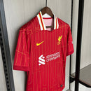 Camisa Liverpool Home 24/25 - Torcedor Masculina - Vermelha com detalhes em branco e amarelo