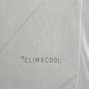 Camisa Retrô Real Madrid I 17/18 - Masculina - Branca com detalhes em azul