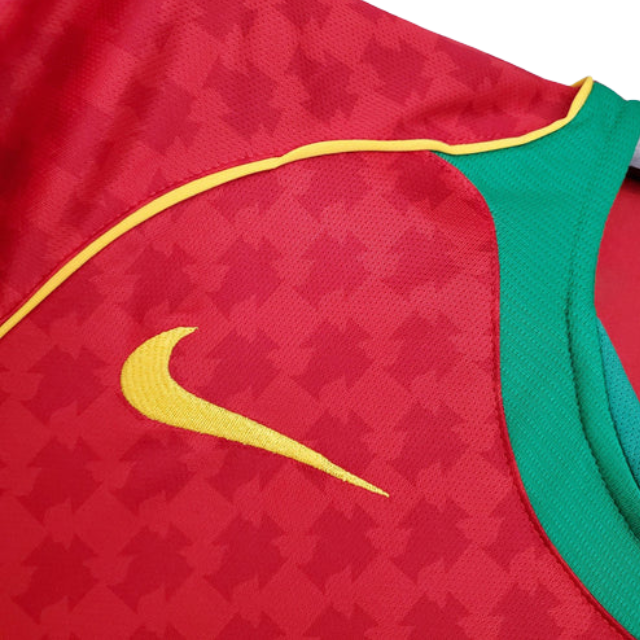 Camisa Retrô Seleção Portugal 2004 Home - Torcedor Masculina - Vermelha e verde