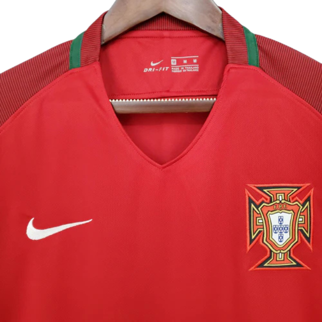 Camisa Retrô Seleção Portugal 2016/17 Home - Torcedor Masculina - Vermelha