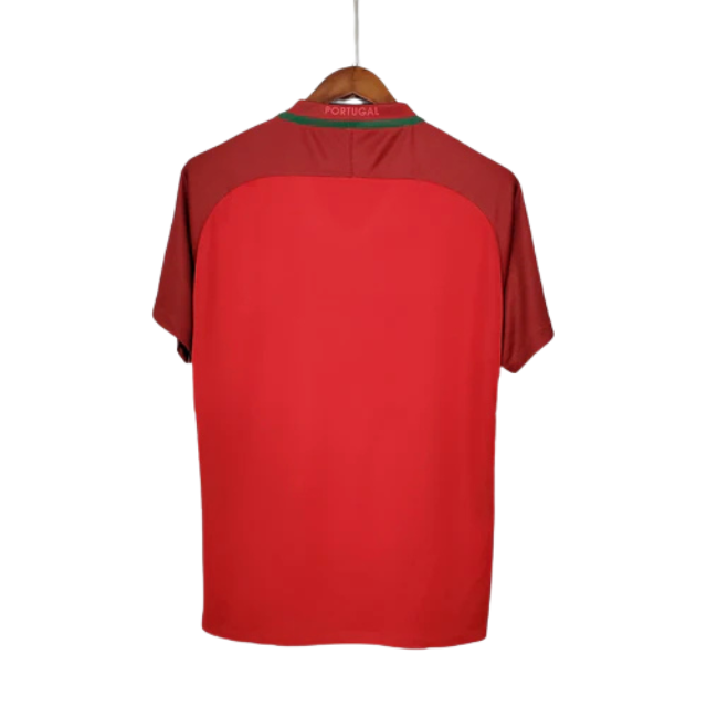 Camisa Retrô Seleção Portugal 2016/17 Home - Torcedor Masculina - Vermelha