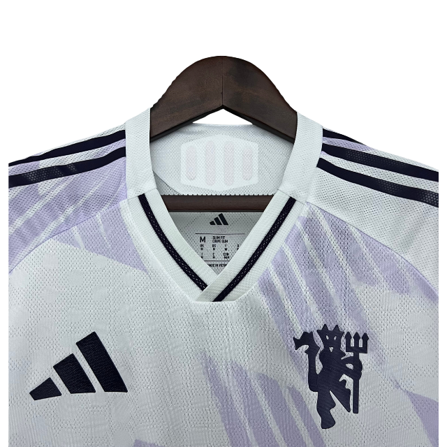 manchester united 25 26, camisa de futebol manchester united lilás, manto manchester united away 2025 2026