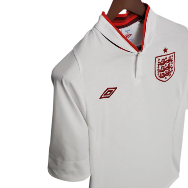 Camisa Retrô Seleção Inglaterra 2012/12 Home - Branca e detalhes vermelho