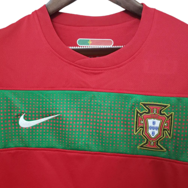 Camisa Retrô Seleção Portugal 2009/10 Home - Torcedor Masculina - Vermelha e verde