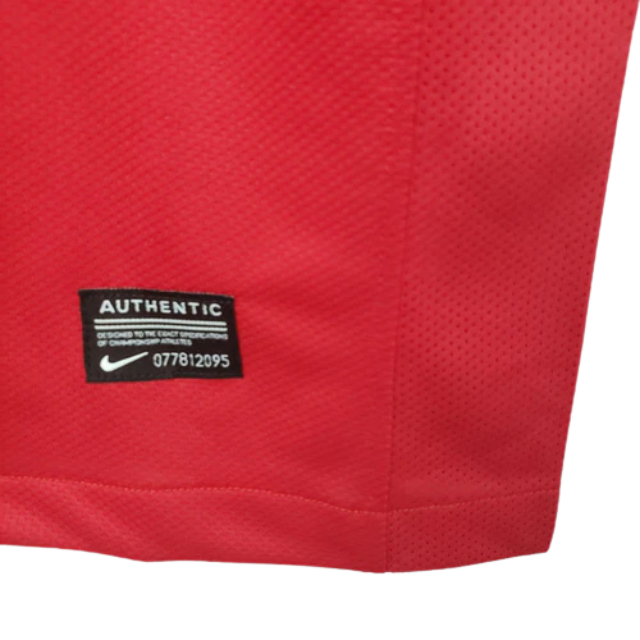 Camisa Retrô Seleção Portugal 2009/10 Home - Torcedor Masculina - Vermelha e verde