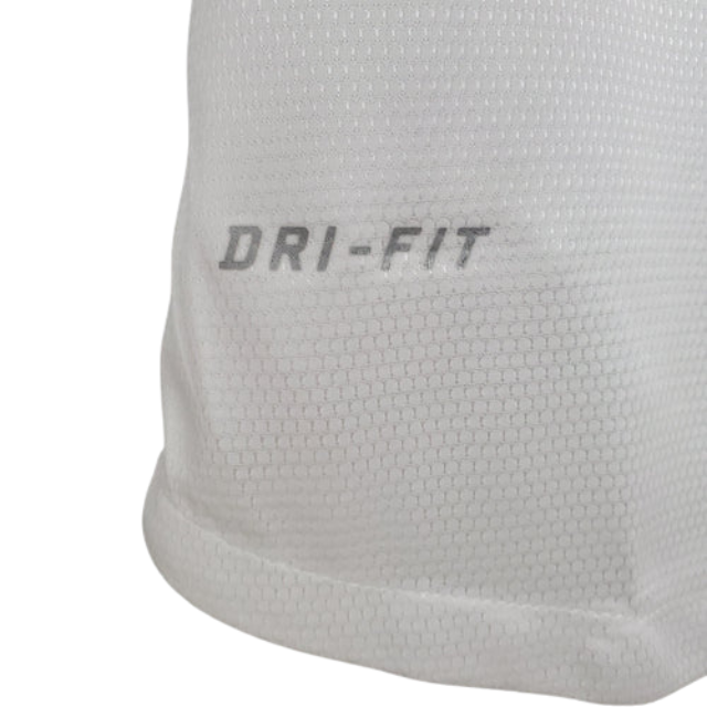 Camisa Retrô Seleção Portugal 2012/12 Away - Torcedor Masculina - Branca com detalhes vermelho e verde