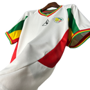 Camisa Retrô Seleção Senegal 2002 Home - Branca com detalhes amarelo e vermelho