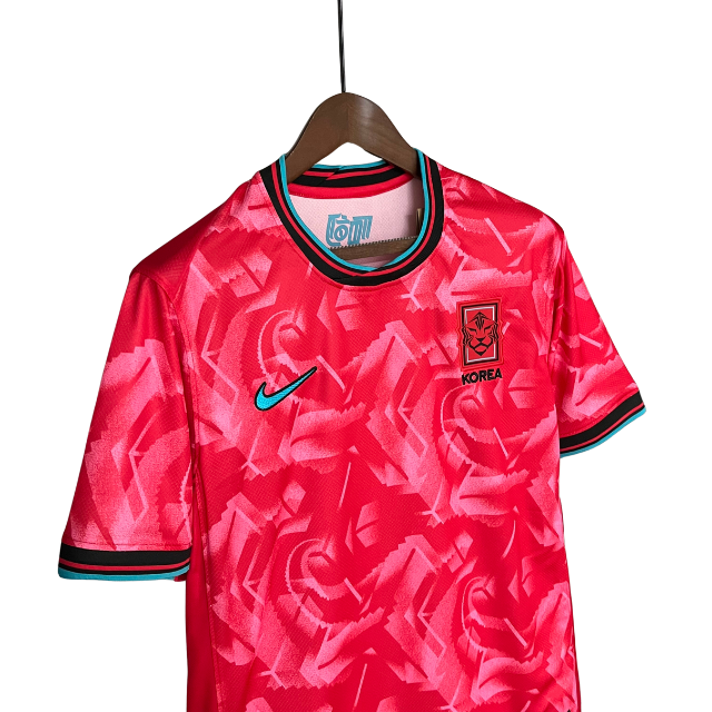 Camisa Seleção Coreia do Sul I 24/25 - Torcedor Masculina - Rosa com detalhes em azul e preto