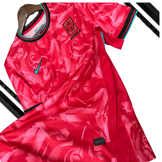 Camisa Seleção Coreia do Sul I 24/25 - Torcedor Masculina - Rosa com detalhes em azul e preto