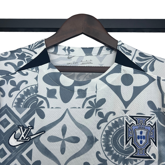 Camisa Seleção de Portugal Edição Especial 25/26 - Torcedor Masculina - Branca e cinza