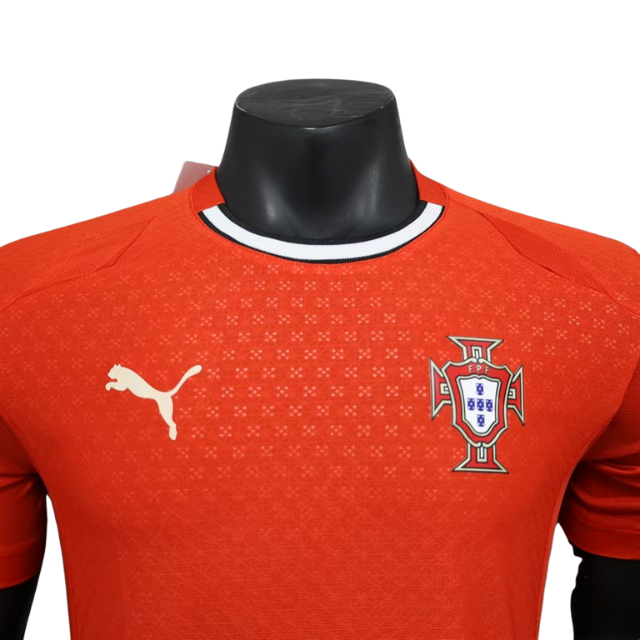 Camisa Seleção de Portugal I 25/26 - Jogador Masculina - Vermelha com detalhes em verde