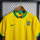 Camisa Retrô  Seleção Brasileira 2006 Home - Torcedor Masculina - Amarelo