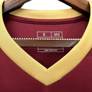 Camisa Seleção Venezuela I 24/25 - Torcedor Masculina - Vinho com detalhes em dourado