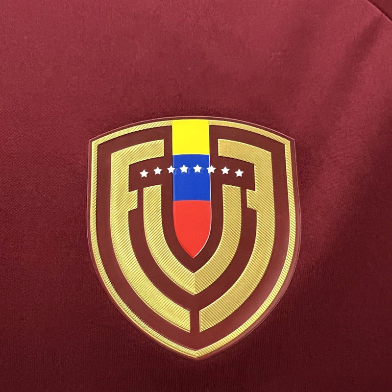 Camisa Seleção Venezuela I 24/25 - Torcedor Masculina - Vinho com detalhes em dourado