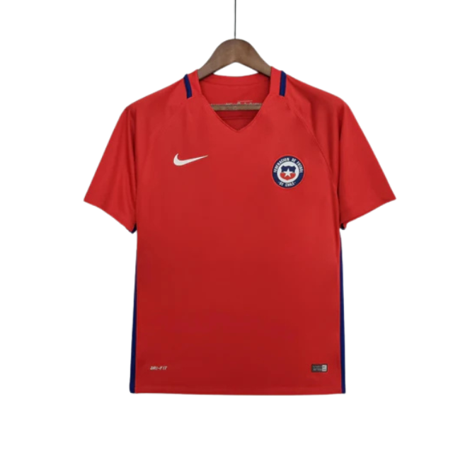 Camisa Retrô Seleção Chile I 2016/17 - Vermelha com detalhes em azul