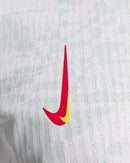 Camisa Liverpool III 24/25 - Torcedor Masculina - Branca com detalhes em vermelho e cinza