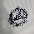Camisa Retrô Manchester United II 99/00 - Masculina - Branca com detalhes em azul