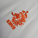 Camisa Retrô Seleção da Holanda II 2004 - Masculina - Branca com detalhes em laranja
