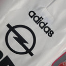 Camisa Retrô Bayern de Munique 1996/1998 - Torcedor - Branca com detalhes em azul e vermelho e preto