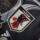 Camisa Japão Edição especial 24/25 - Torcedor Masculina - Preta e cinza com detalhes em branco e vermelho