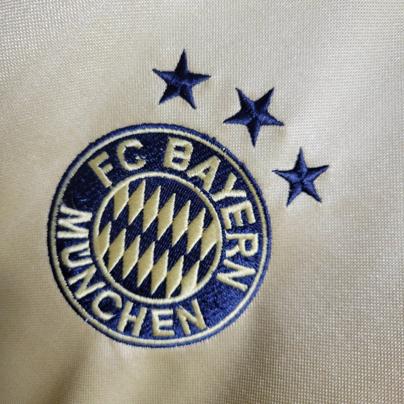 Camisa Retrô Bayern de Munique II 2004/2005 - Torcedor - Dourada