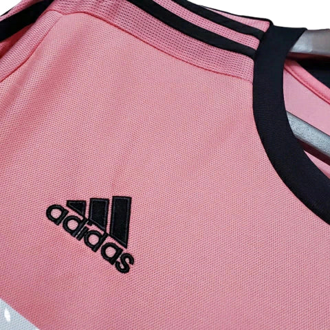 Camisa Retrô Juventus 2015/2016 - Masculina - Rosa com detalhes em preto