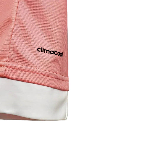 Camisa Retrô Juventus 2015/2016 - Masculina - Rosa com detalhes em preto