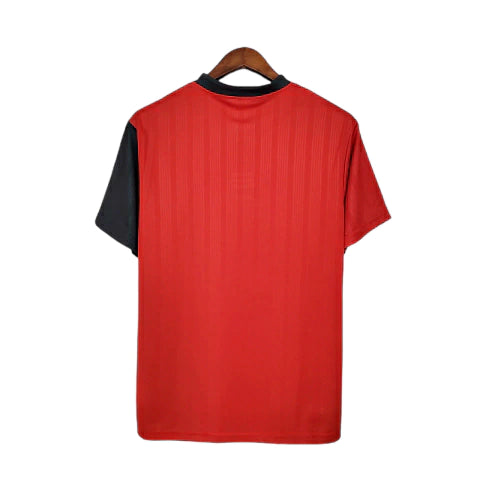 Camisa Retrô Seleção da Espanha I 1996 - Masculina - Vermelha com detalhes em azul