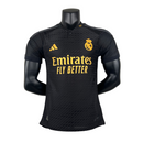 Camisa Real Madrid III 23/24 - Jogador Masculina - Preta com detalhes em amarelo
