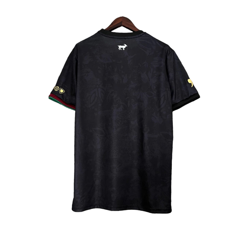 Camisa Seleção de Portugal Edição Goat - Torcedor Masculina - Preta com detalhes em vermelho e dourado