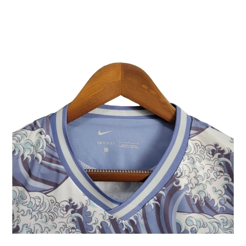 Camisa Japão Edição especial 24/25 - Torcedor Masculina - Roxa com detalhes em branco e cinza