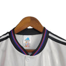 Camisa Retrô Bayern de Munique 1996/1998 - Torcedor - Branca com detalhes em azul e vermelho e preto