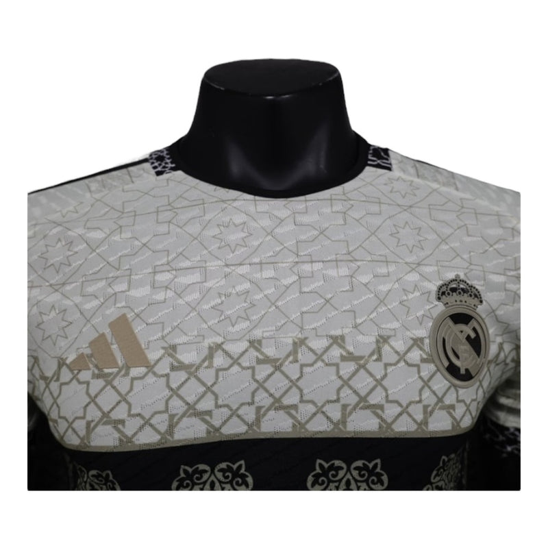 Camisa Real Madrid Edição especial 24/25 - Jogador Masculina - Bege com detalhes em preto