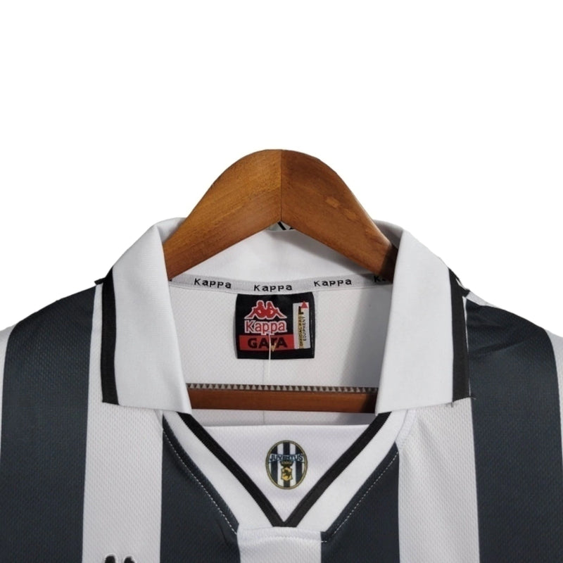 Camisa Retrô Juventus I 1995/1997 - Masculina - Branca e preta
