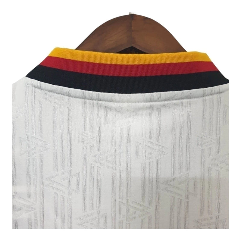 Camisa Retrô Seleção da Alemanha I 1994 - Torcedor - Branca com detalhes em amarelo e vermelho