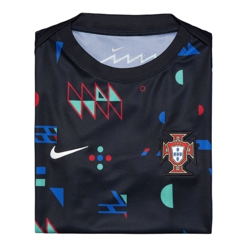Camisa Seleção de Portugal Pré-jogo 24/25 - Torcedor Masculina - Preta com detalhes em azul e vermelho e verde