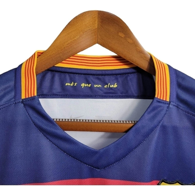 Camisa Retrô Barcelona I 15/16 - Masculina - Azul com detalhes em vermelho e amarelo