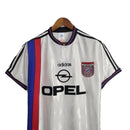 Camisa Retrô Bayern de Munique 1996/1998 - Torcedor - Branca com detalhes em azul e vermelho e preto