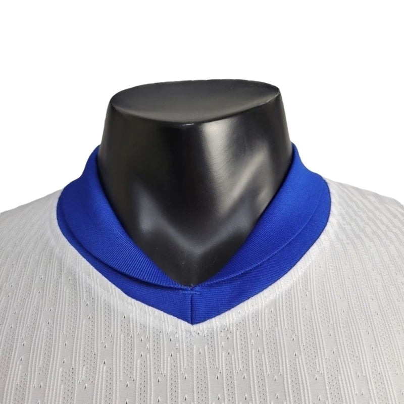 Camisa Chelsea II 24/25 - Jogador Masculina - Branca com detalhes em azul e laranja