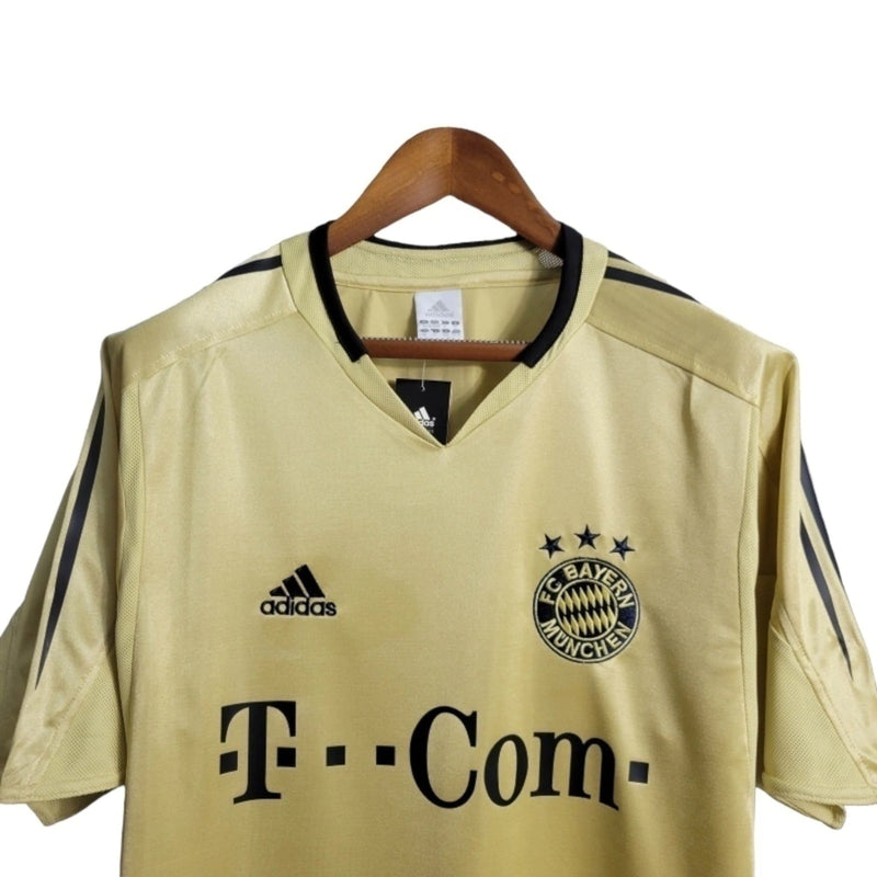 Camisa Retrô Bayern de Munique II 2004/2005 - Torcedor - Dourada