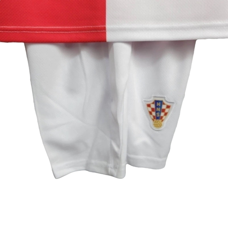 Kit Infantil Seleção da Croácia I 24/25 - Branco com detalhes em vermelho