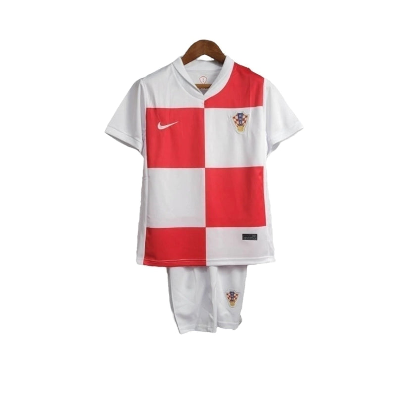 Kit Infantil Seleção da Croácia I 24/25 - Branco com detalhes em vermelho